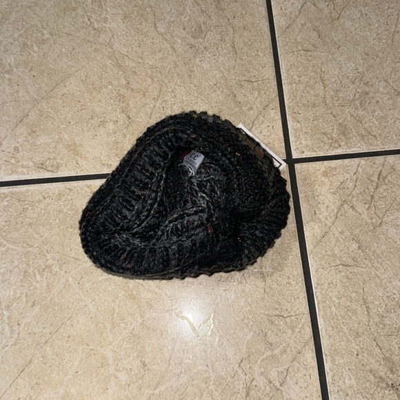 Flecked Ombre CC Messy Bun Beanie Tail - Picture 7 of 9